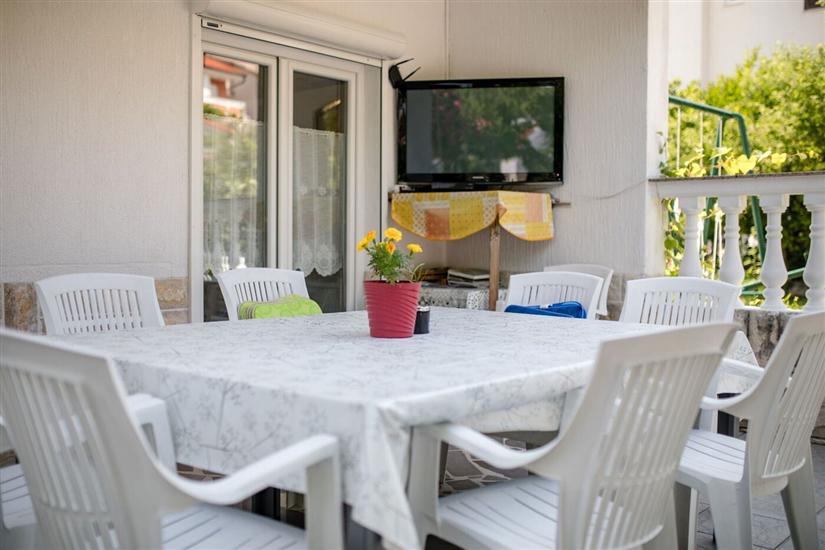 Apartment A1, for 9 persons