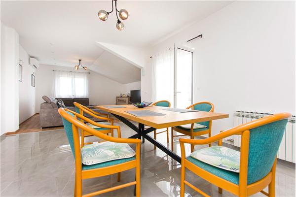 Apartment A1, for 5 persons