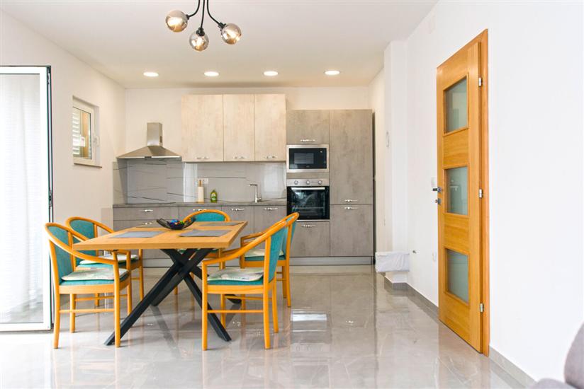 Apartment A1, for 5 persons