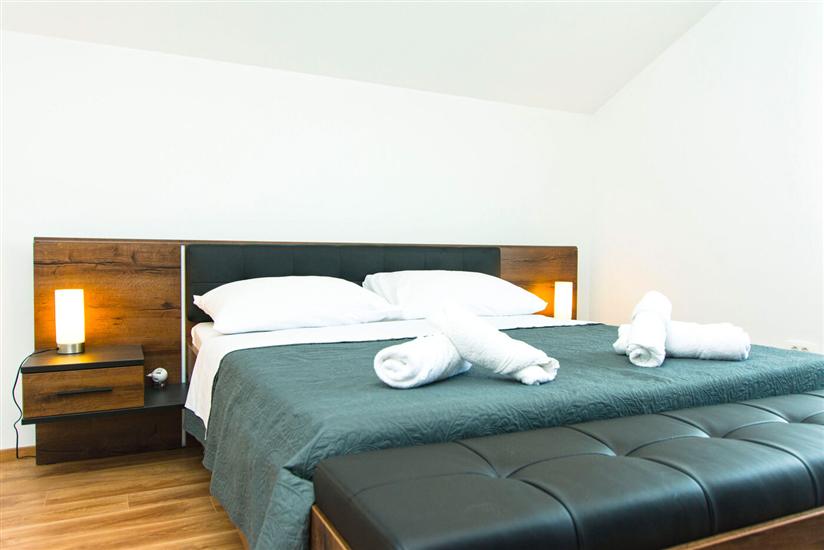 Apartment A1, for 5 persons