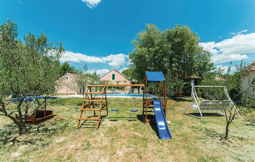 House Back to nature