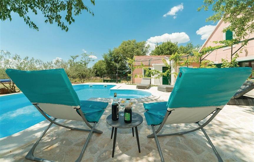 House Back to nature