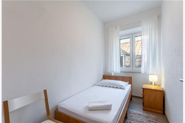 Apartment A1, for 5 persons