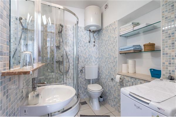 Apartment A1, for 5 persons