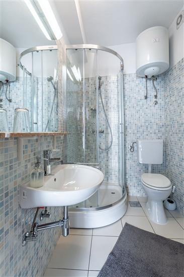 Apartment A1, for 5 persons