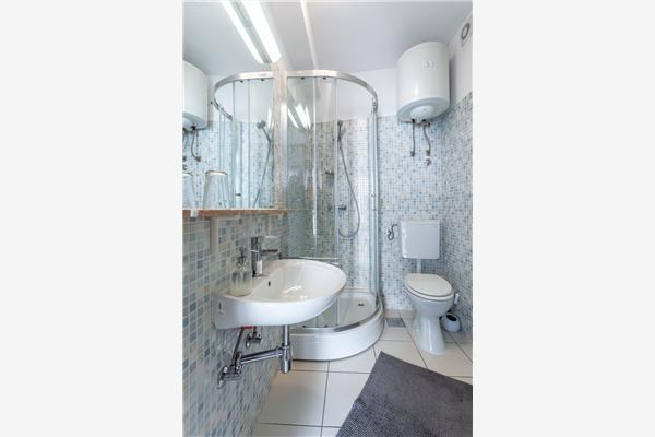 Apartment A1, for 5 persons