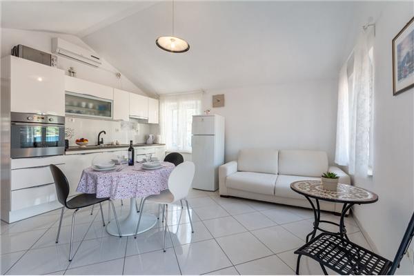 Apartment A1, for 5 persons