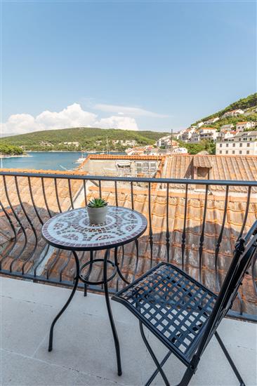 Apartment A1, for 5 persons