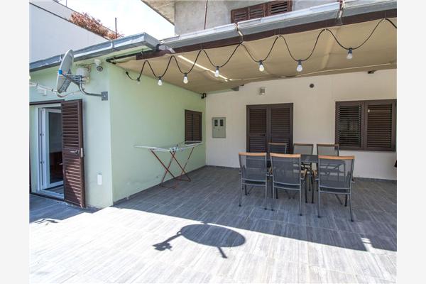Apartment A1, for 5 persons