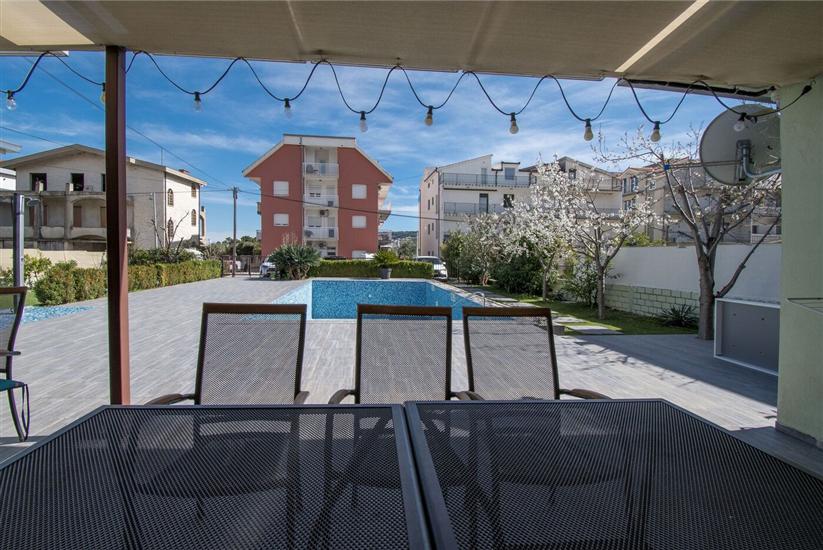 Apartment A1, for 5 persons