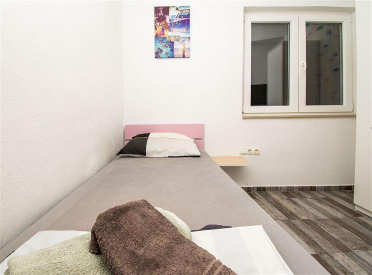 Apartment A1, for 5 persons