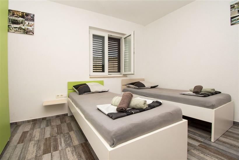 Apartment A1, for 5 persons