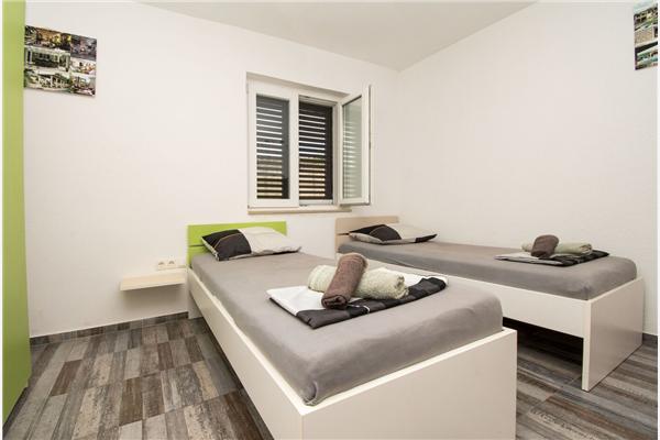 Apartment A1, for 5 persons