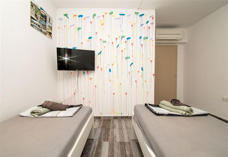 Apartment A1, for 5 persons