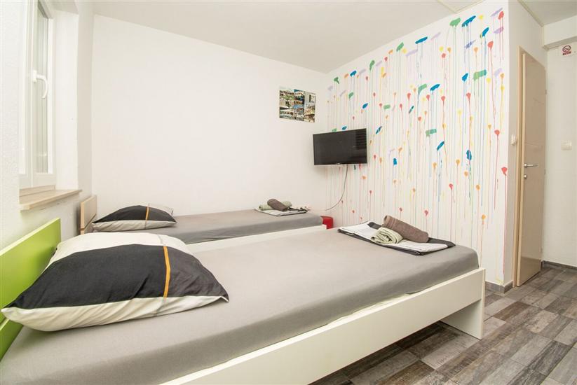 Apartment A1, for 5 persons