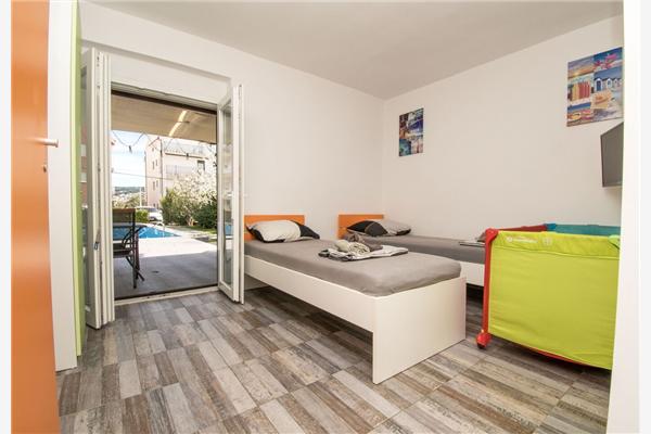 Apartment A1, for 5 persons