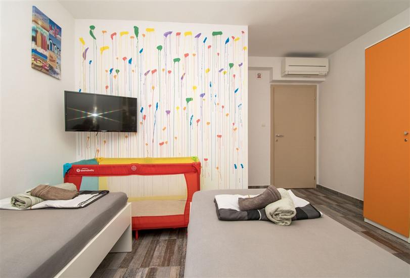 Apartment A1, for 5 persons