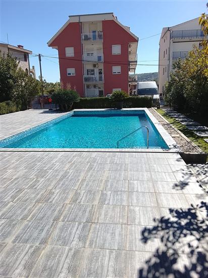 Apartment Lazy Dayz Pool