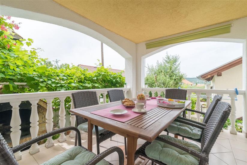 Apartment A1, for 8 persons