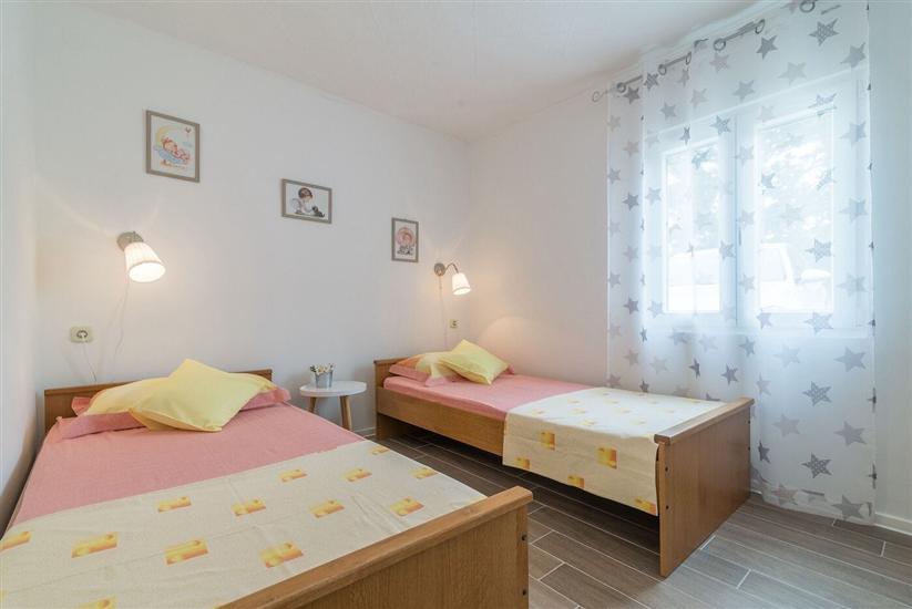 Apartment A1, for 8 persons