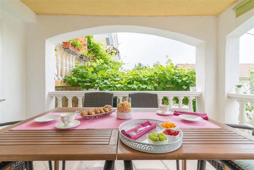 Apartment A1, for 8 persons