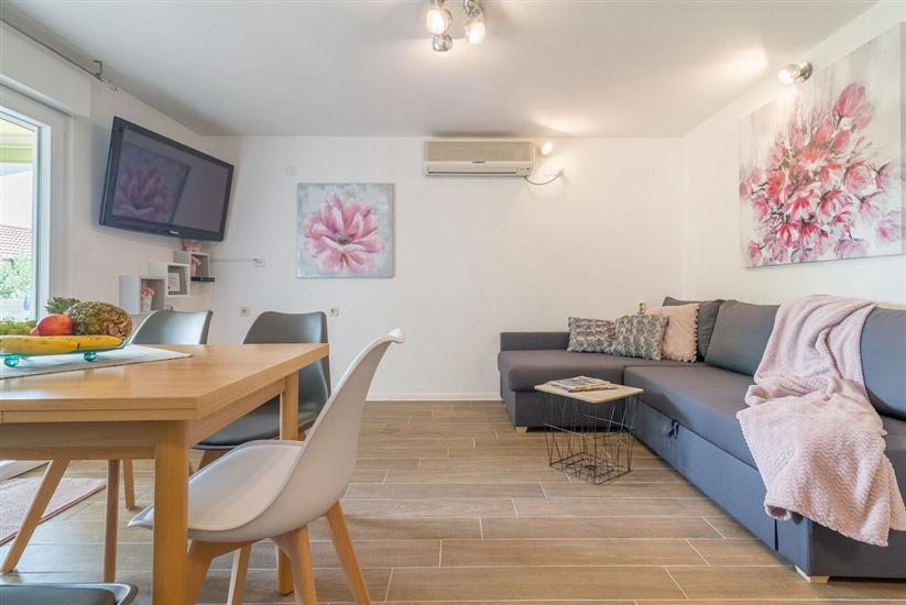 Apartment A1, for 8 persons