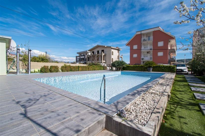 Apartment Lazy Dayz Pool