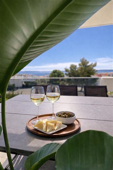 Apartment A2, for 8 persons