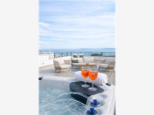 Apartments Rooftop Mare Vista Okrug Gornji (Ciovo), Size 120.00 m2, Accommodation with pool, Airline distance to town centre 500 m