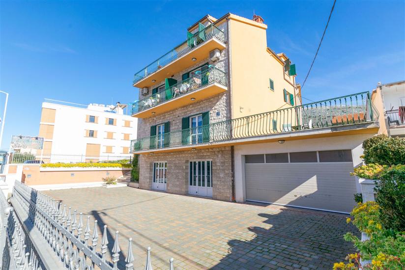 Apartments Sunset Near Beach