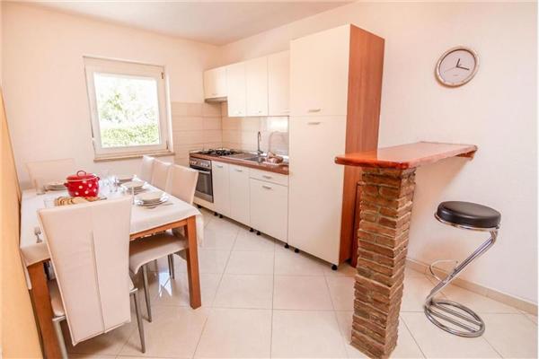 Apartment A2, for 5 persons