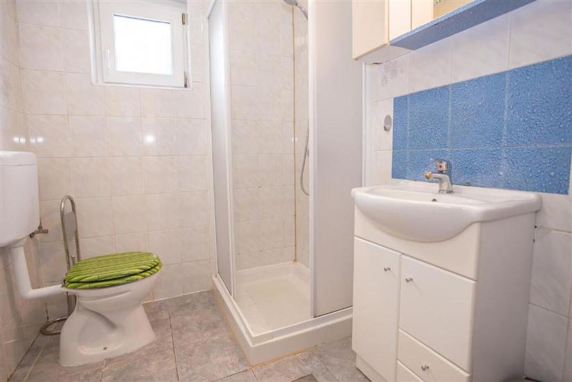 Apartment A2, for 5 persons