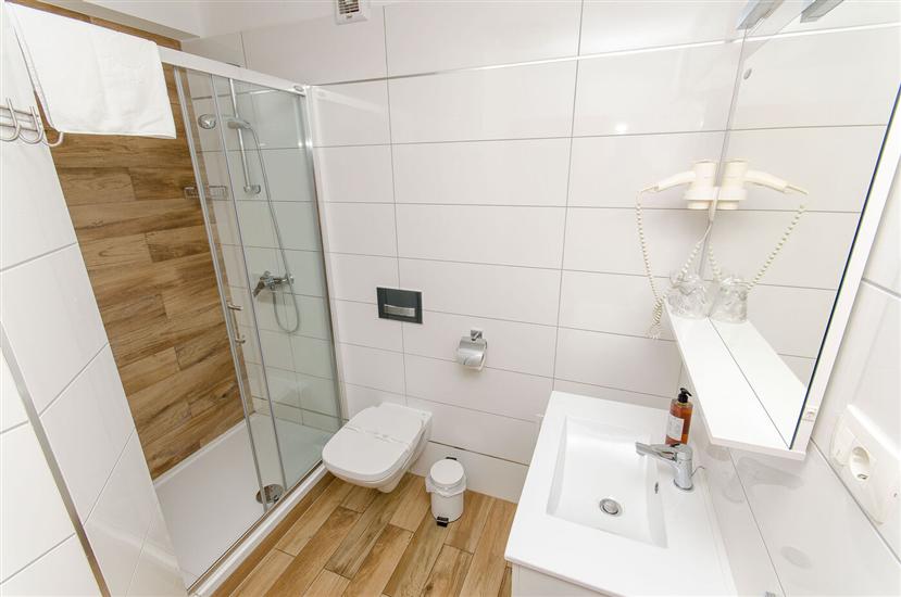 Room S1, for 2 persons