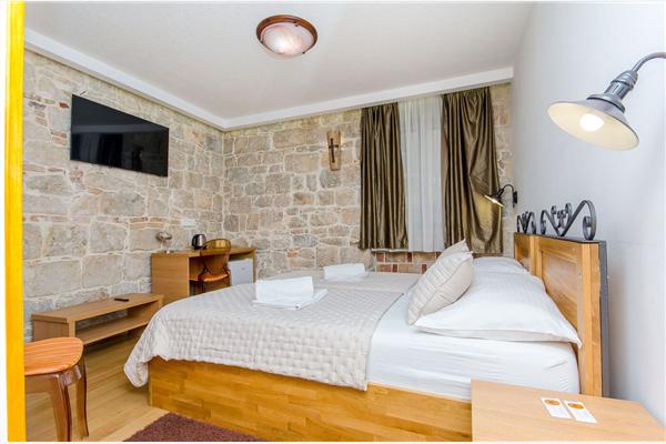 Room S3, for 2 persons