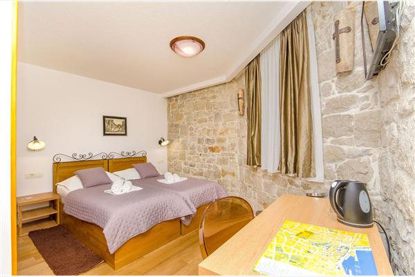 Room S4, for 2 persons