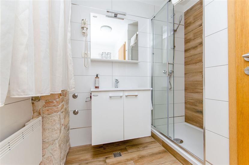 Room S4, for 2 persons