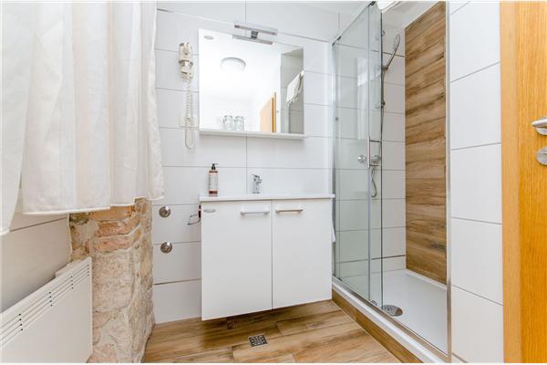 Room S4, for 2 persons