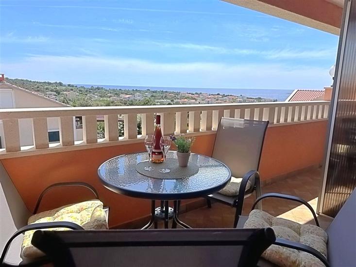 Apartment A1, for 5 persons