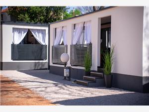 Mobile home Aura with jacuzzi Vodice, Size 37.00 m2, Airline distance to town centre 280 m