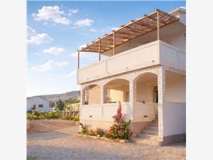 Apartments Luka Zubovici, Size 55.00 m2, Airline distance to the sea 70 m, Airline distance to town centre 50 m