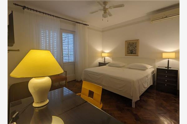 Room S1, for 2 persons