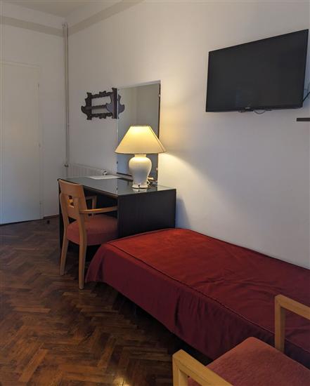 Room S1, for 2 persons