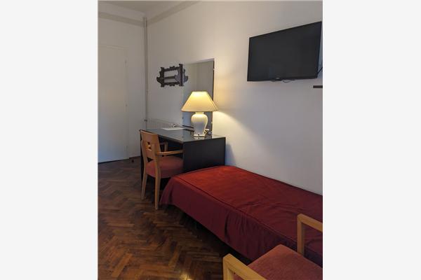 Room S1, for 2 persons