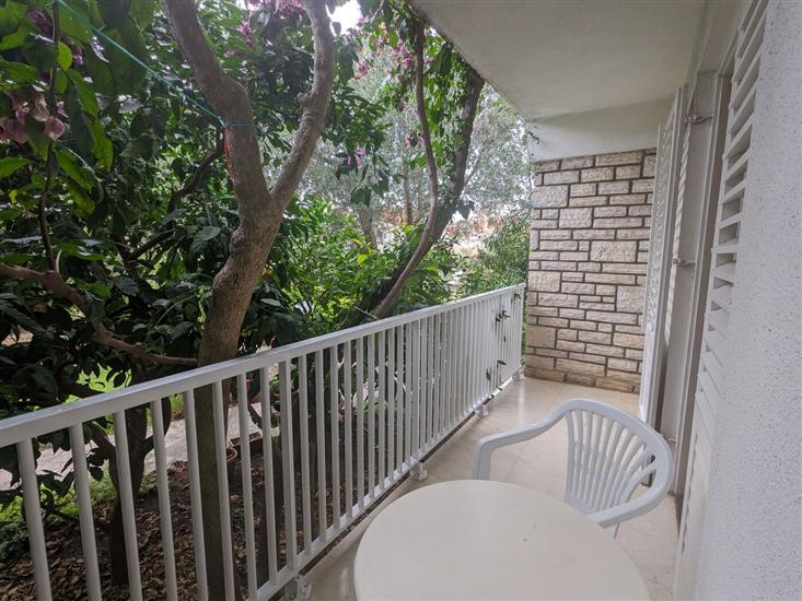 Room S1, for 2 persons