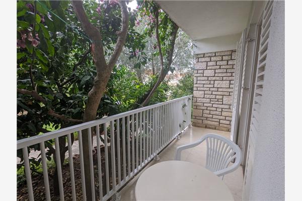 Room S1, for 2 persons