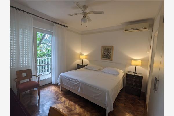 Room S1, for 2 persons