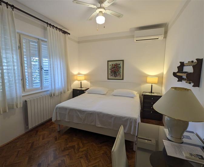 Room S2, for 2 persons