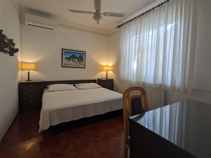 Room S3, for 2 persons