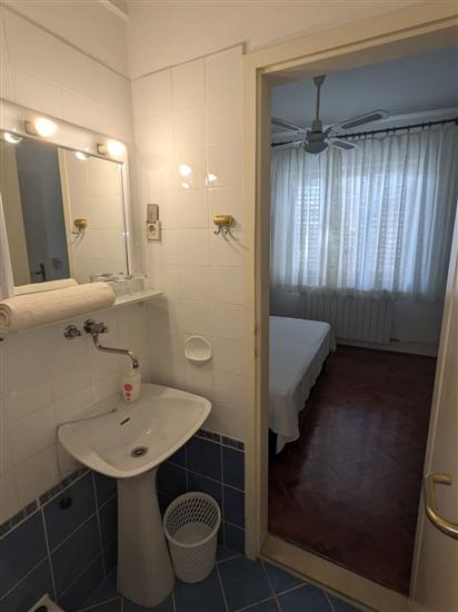 Room S3, for 2 persons