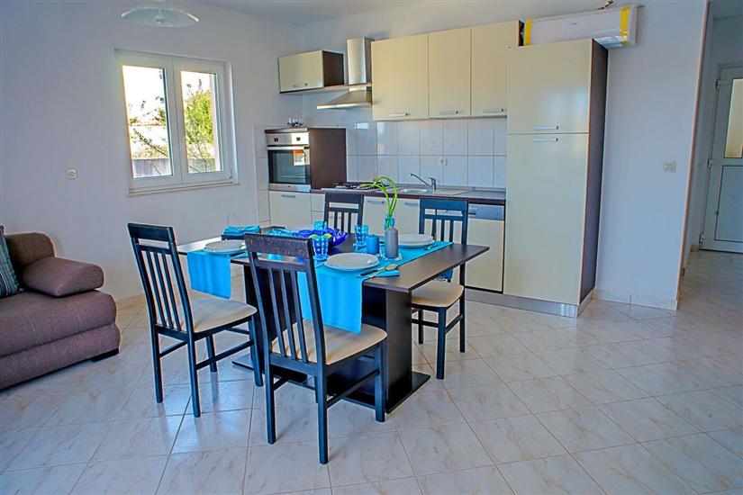 Apartment A1, for 5 persons